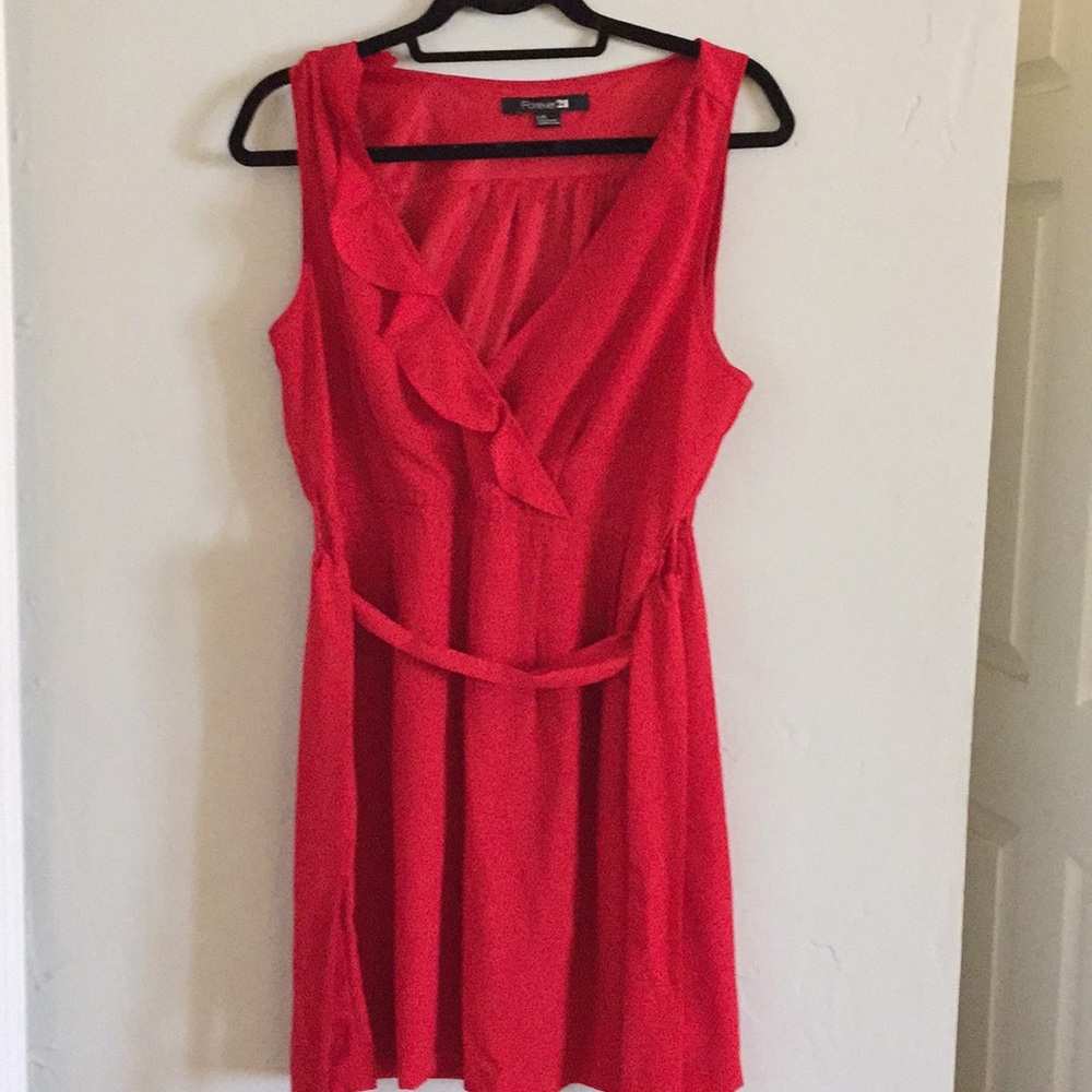 Red dress w belt